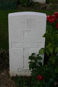 Dozinghem Military Cemetery - Wood, A J McD
